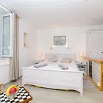 Hello Lägenhet *